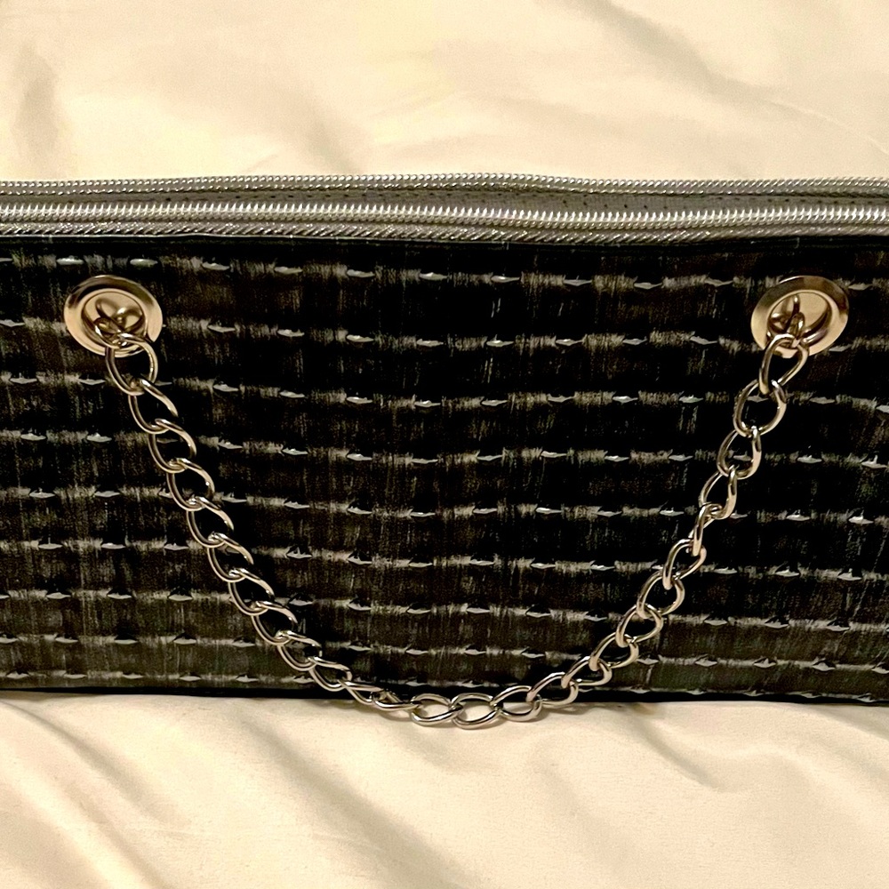 Discreet wine purse from Icewear
